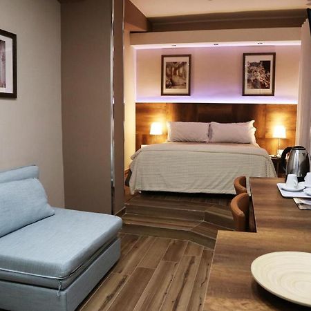 Residenza La Reggia Bed & Breakfast Caserta Exterior photo