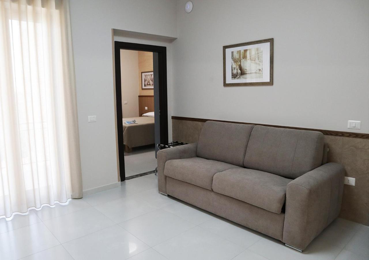 Residenza La Reggia Bed & Breakfast Caserta Exterior photo